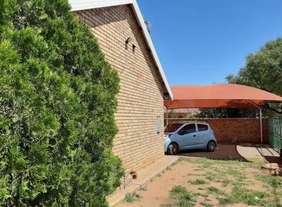 Townhouse For Sale in Vryburg, Vryburg