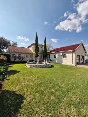 Guest House For Sale in Vryburg, Vryburg